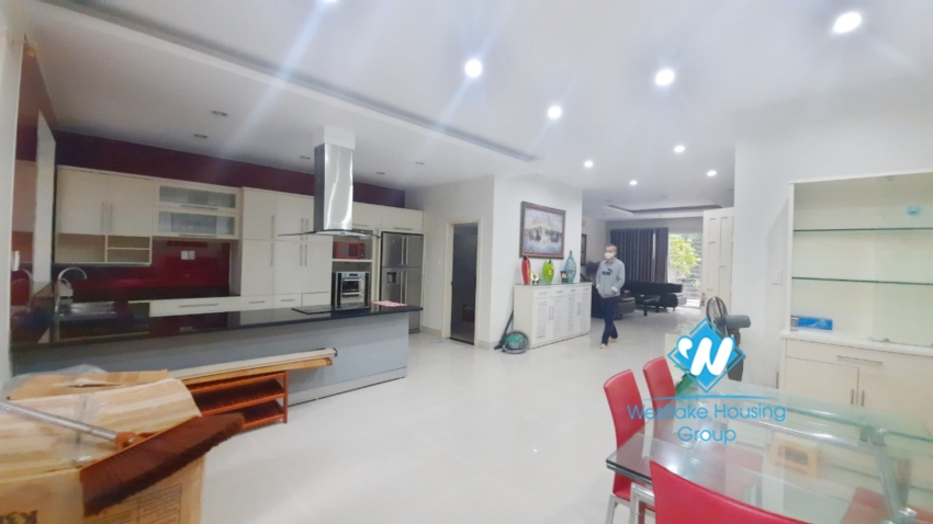 5 bedroom house for rent in Long Bien